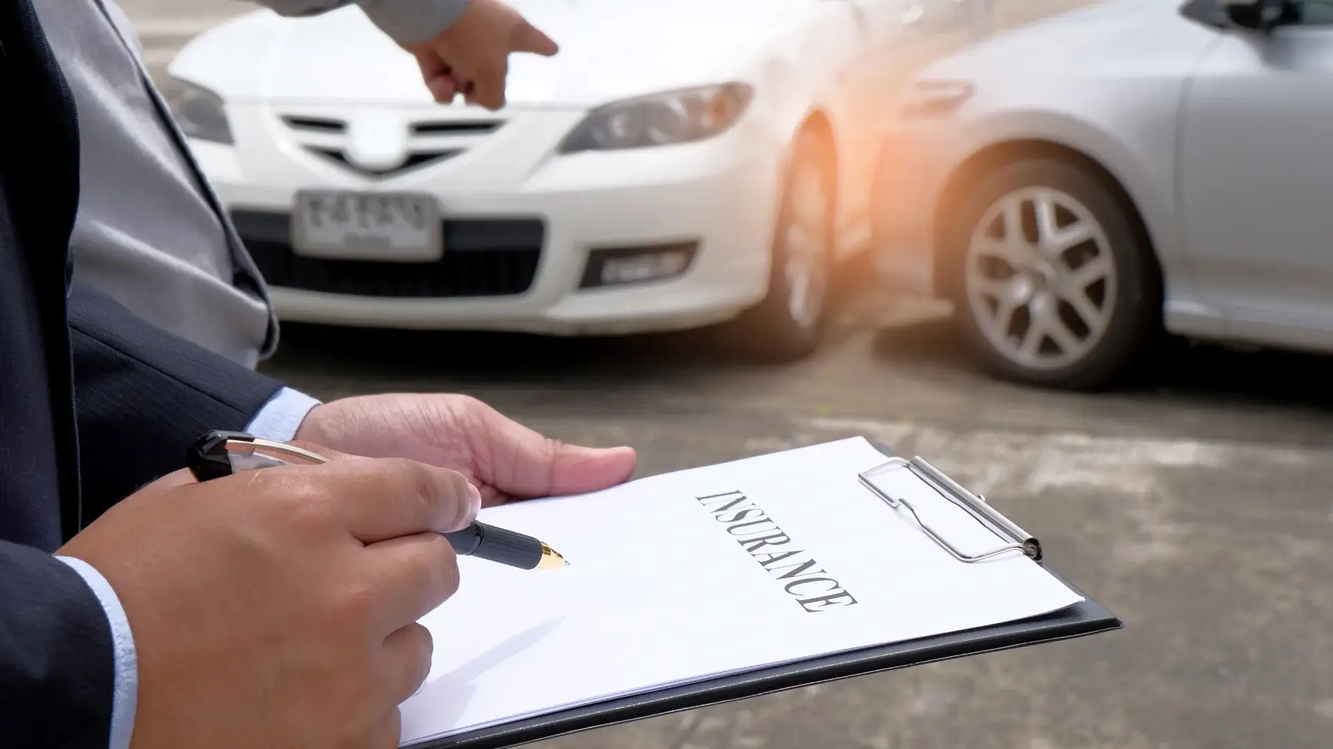 Dealing With Insurance Adjusters After a Car Accident